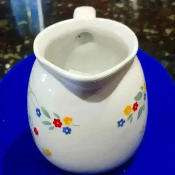 A beautiful flower glass tea cup - Picture 6 of 6